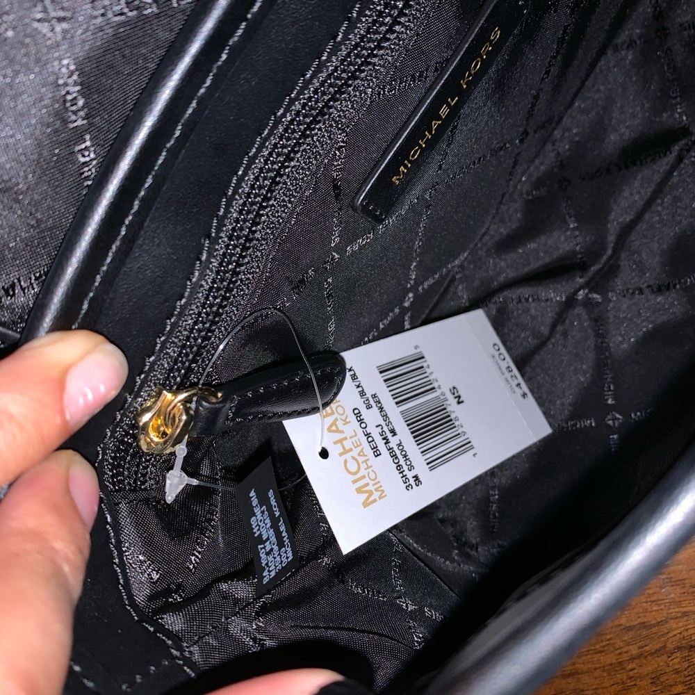 New MK Crossbody 🖤 Bedford - Picture 7 of 8